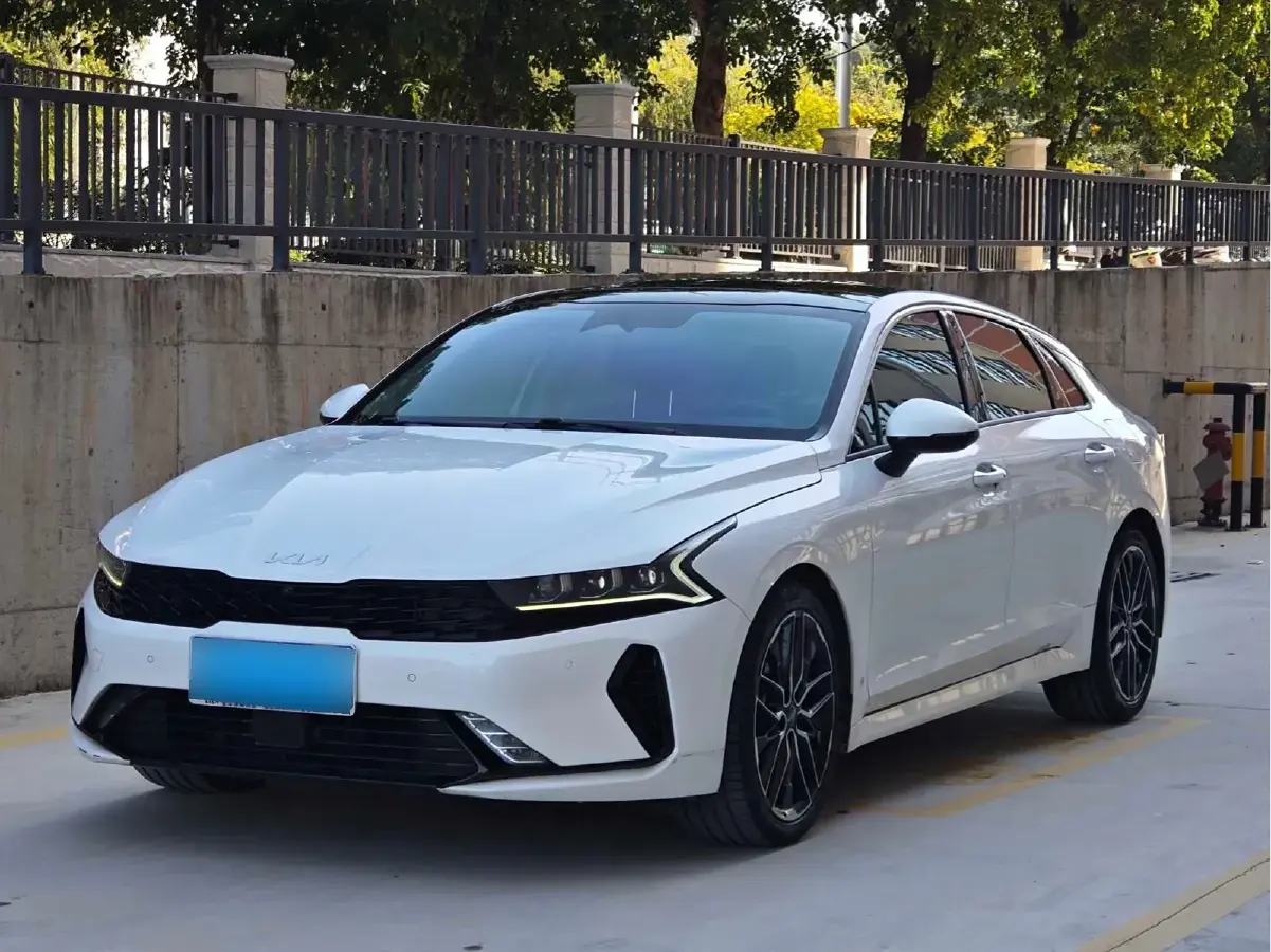 2021 Kia K5 2.0T 240HP L4 8AT