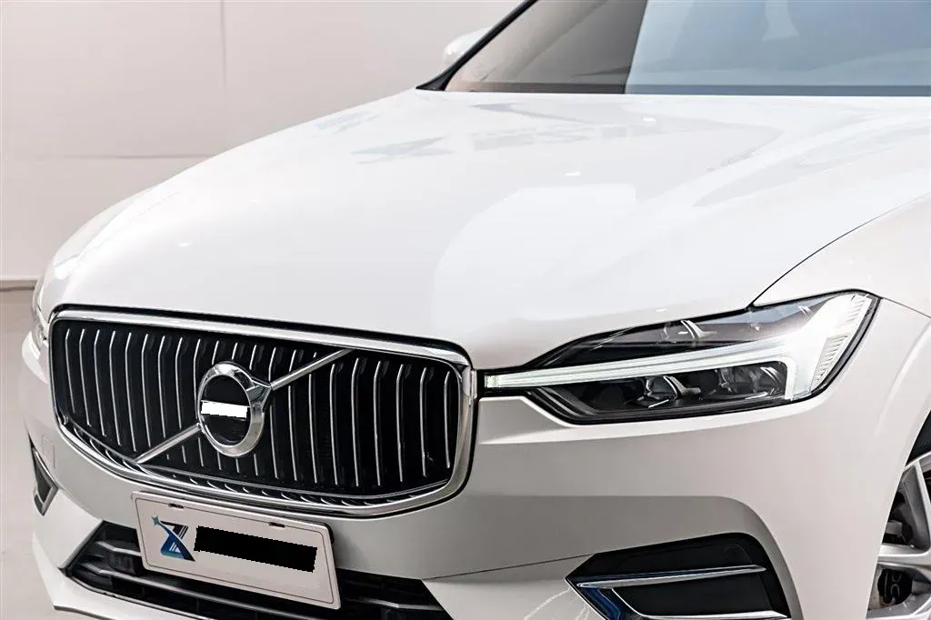 2021 Volvo XC60 2.0T 250HP L4 8AT,autocango,china used car exporter,china ev exporter,chinese used car exporter,chinese used ev exporter