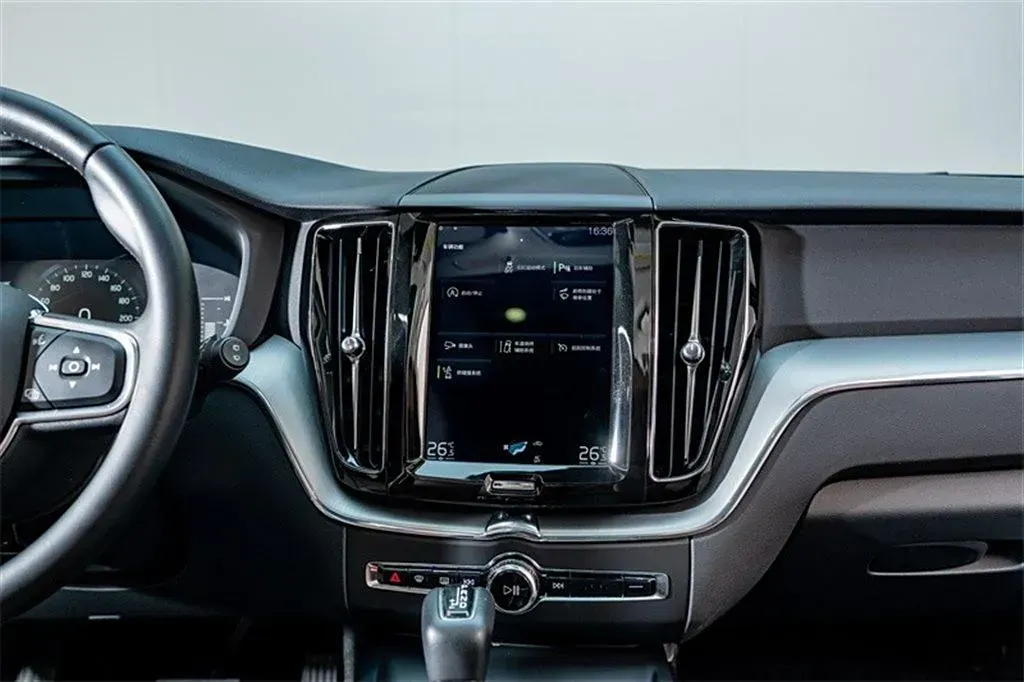 2021 Volvo XC60 2.0T 250HP L4 8AT,autocango,china used car exporter,china ev exporter,chinese used car exporter,chinese used ev exporter