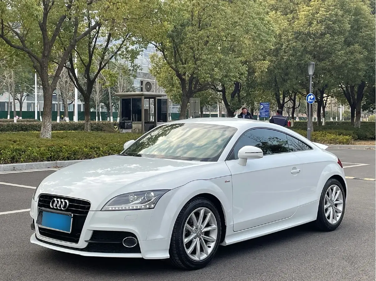2014 Audi TT 2.0T 211HP L4 6DCT