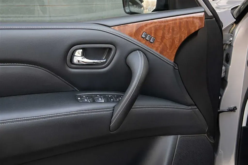 2016 Infiniti QX80 5.6L 398HP V8 7AT,autocango,china used car exporter,china ev exporter,chinese used car exporter,chinese used ev exporter