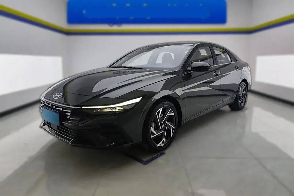 2023 Hyundai Elantra 1.5L 115HP L4 CVT