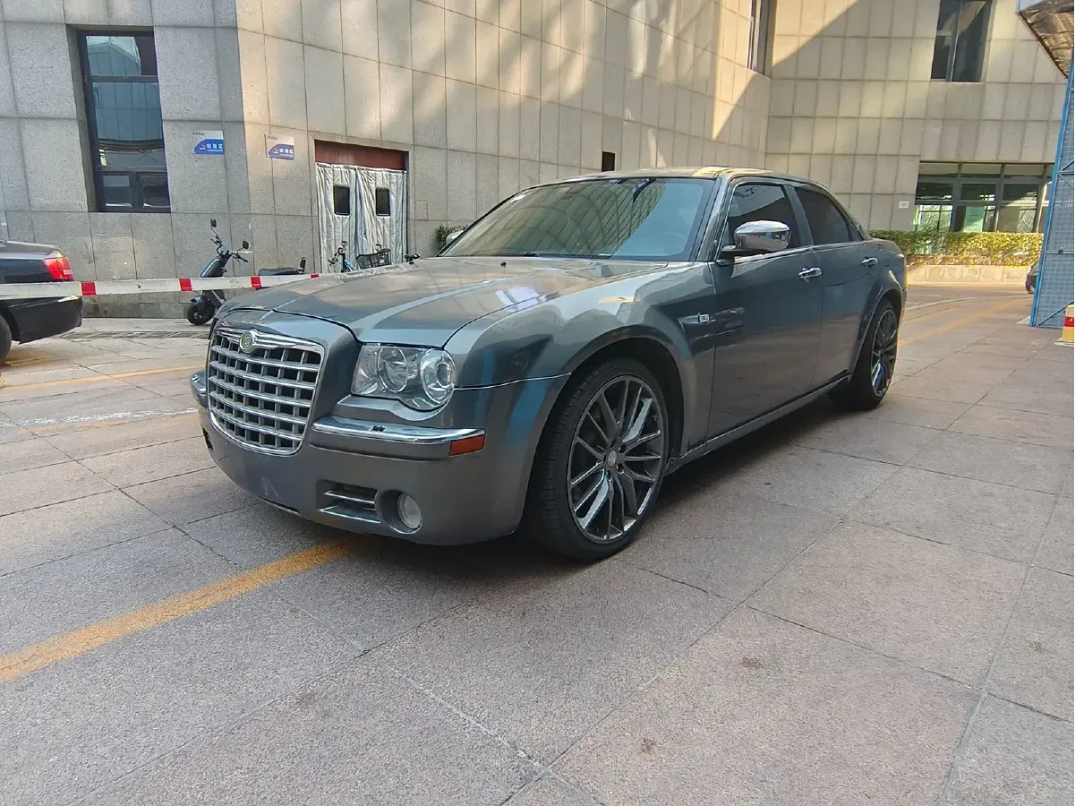 2004 Chrysler 300C 5.7L 340HP V8 5AT,autocango,china used car exporter,china ev exporter,chinese used car exporter,chinese used ev exporter
