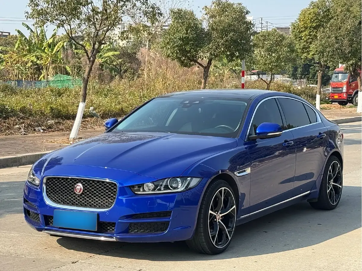 2018 Jaguar XEL 2.0T 200HP L4 8AT