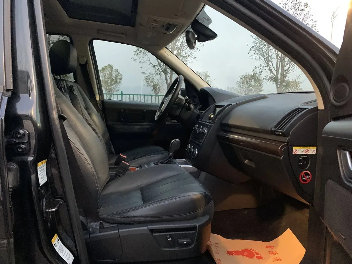 2013 Land Rover Freelander 2 2.0T 240HP L4 6AT,autocango,china used car exporter,china ev exporter,chinese used car exporter,chinese used ev exporter