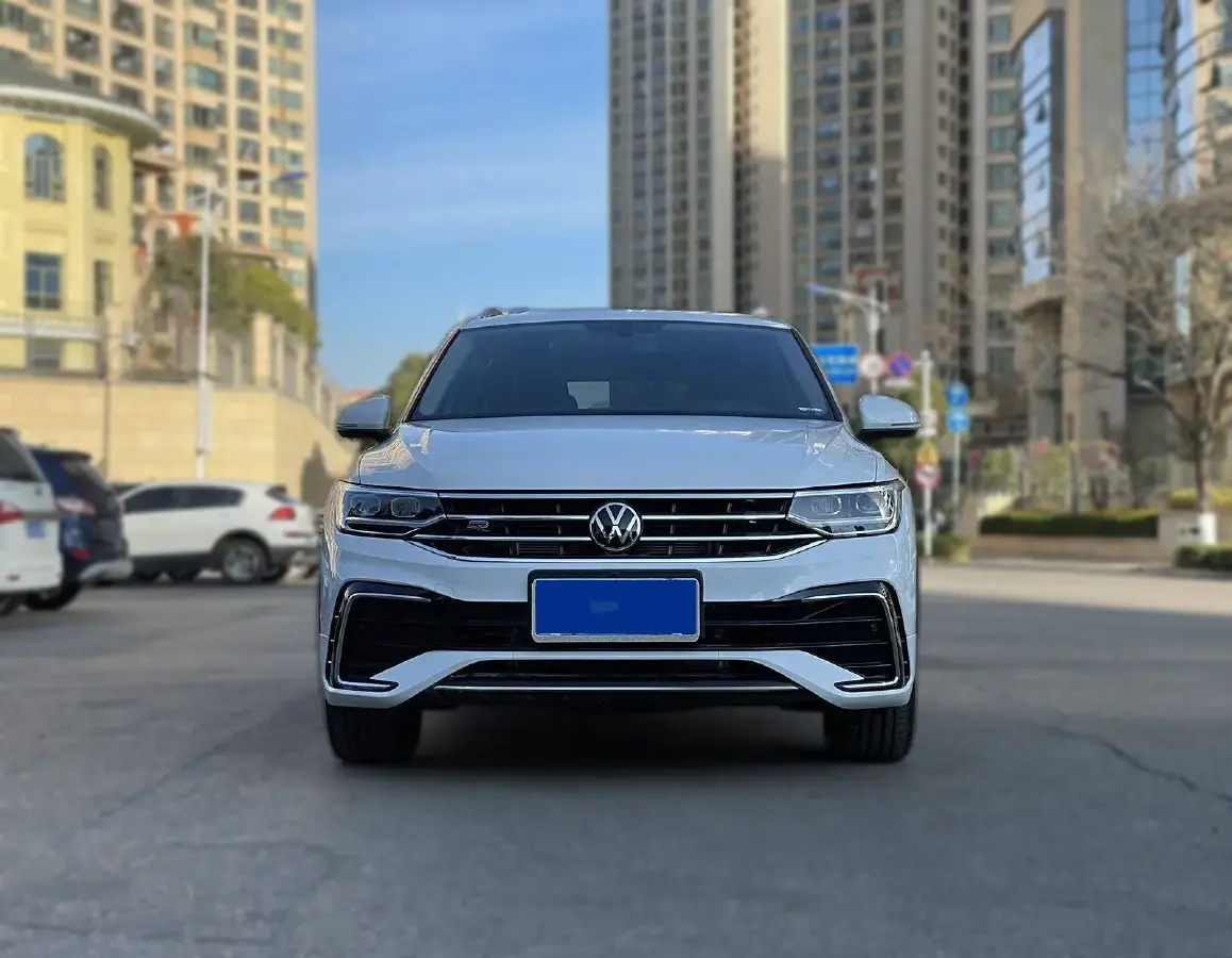 2024 Volkswagen Tiguan L 2.0T 186HP L4 7DCT