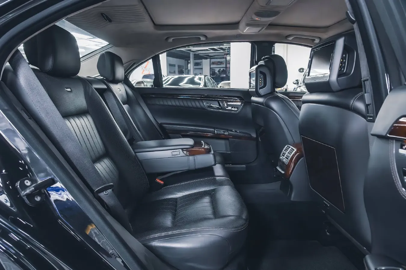 2011 Brabus S Class 5.5T 517HP V12 5AT,autocango,china used car exporter,china ev exporter,chinese used car exporter,chinese used ev exporter