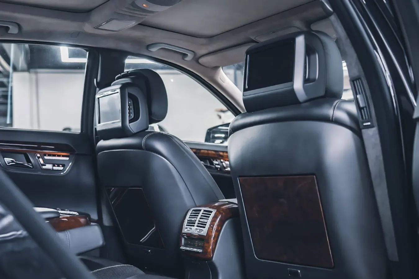 2011 Brabus S Class 5.5T 517HP V12 5AT,autocango,china used car exporter,china ev exporter,chinese used car exporter,chinese used ev exporter