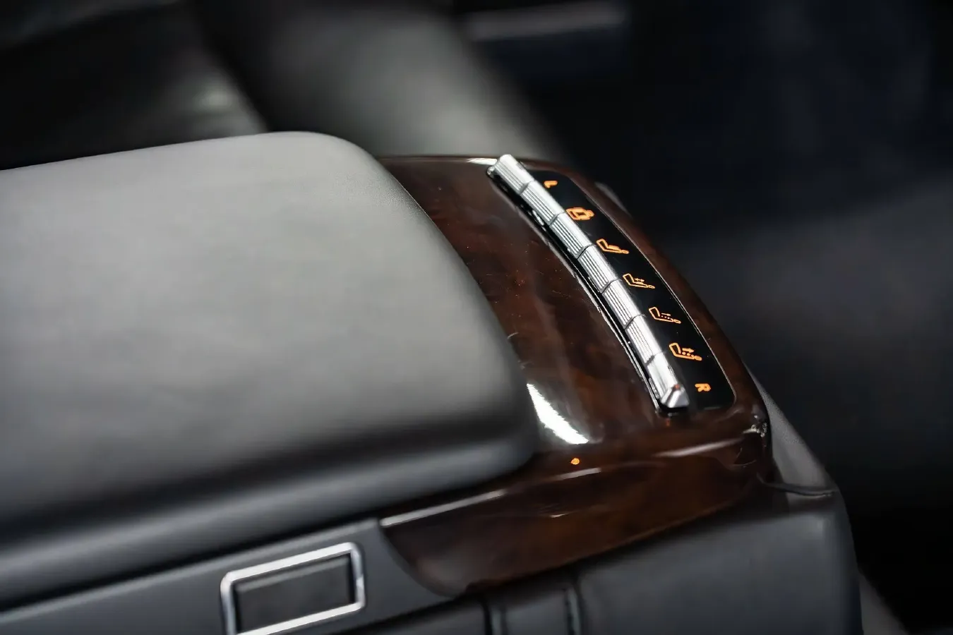 2011 Brabus S Class 5.5T 517HP V12 5AT,autocango,china used car exporter,china ev exporter,chinese used car exporter,chinese used ev exporter