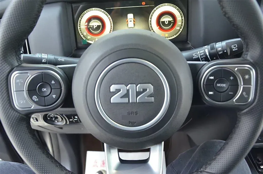 2024 212 212 T01 2.0T 252HP L4 8AT,autocango,china used car exporter,china ev exporter,chinese used car exporter,chinese used ev exporter