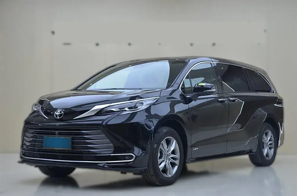 2024 Toyota Sienna 2.5L 189HP L4 E-CVT Hybrid