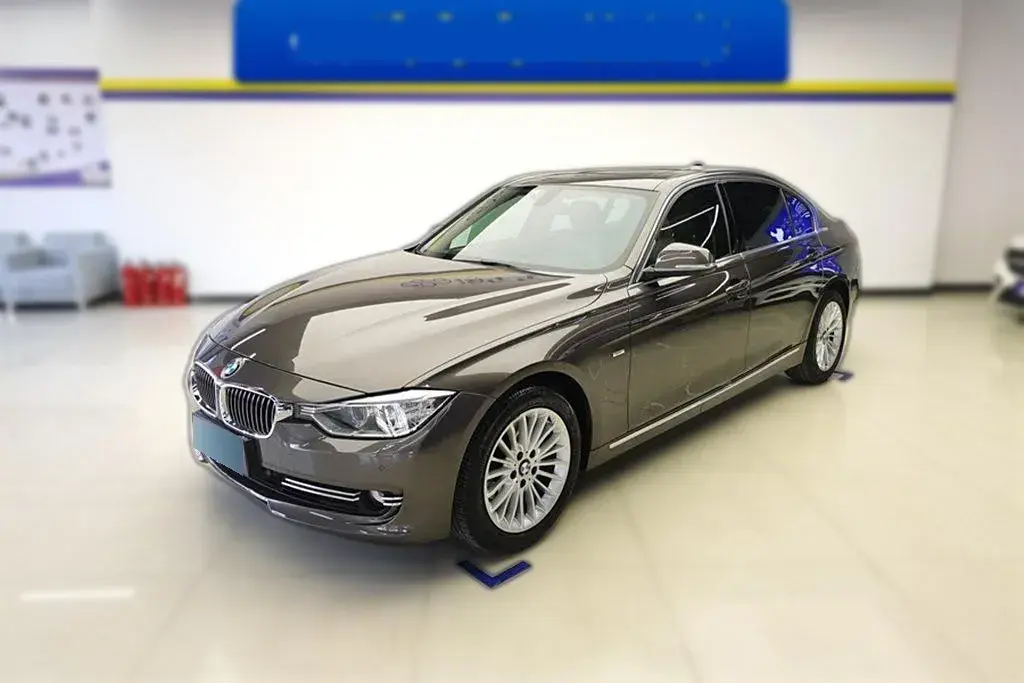 2013 BMW 3 Series 2.0T 245HP L4 8AT