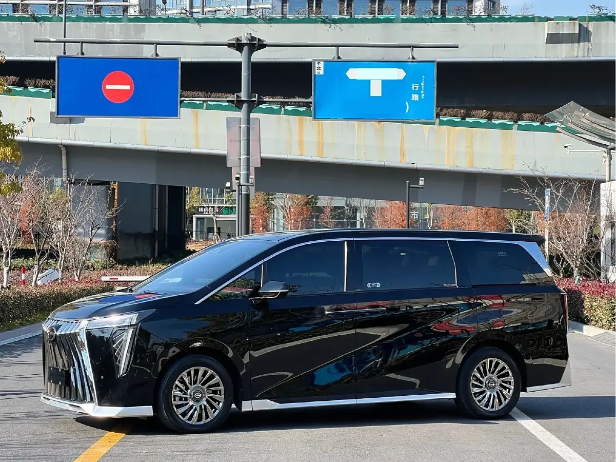 2023 GAC Trumpchi M8 2.0T 252HP L4 8AT