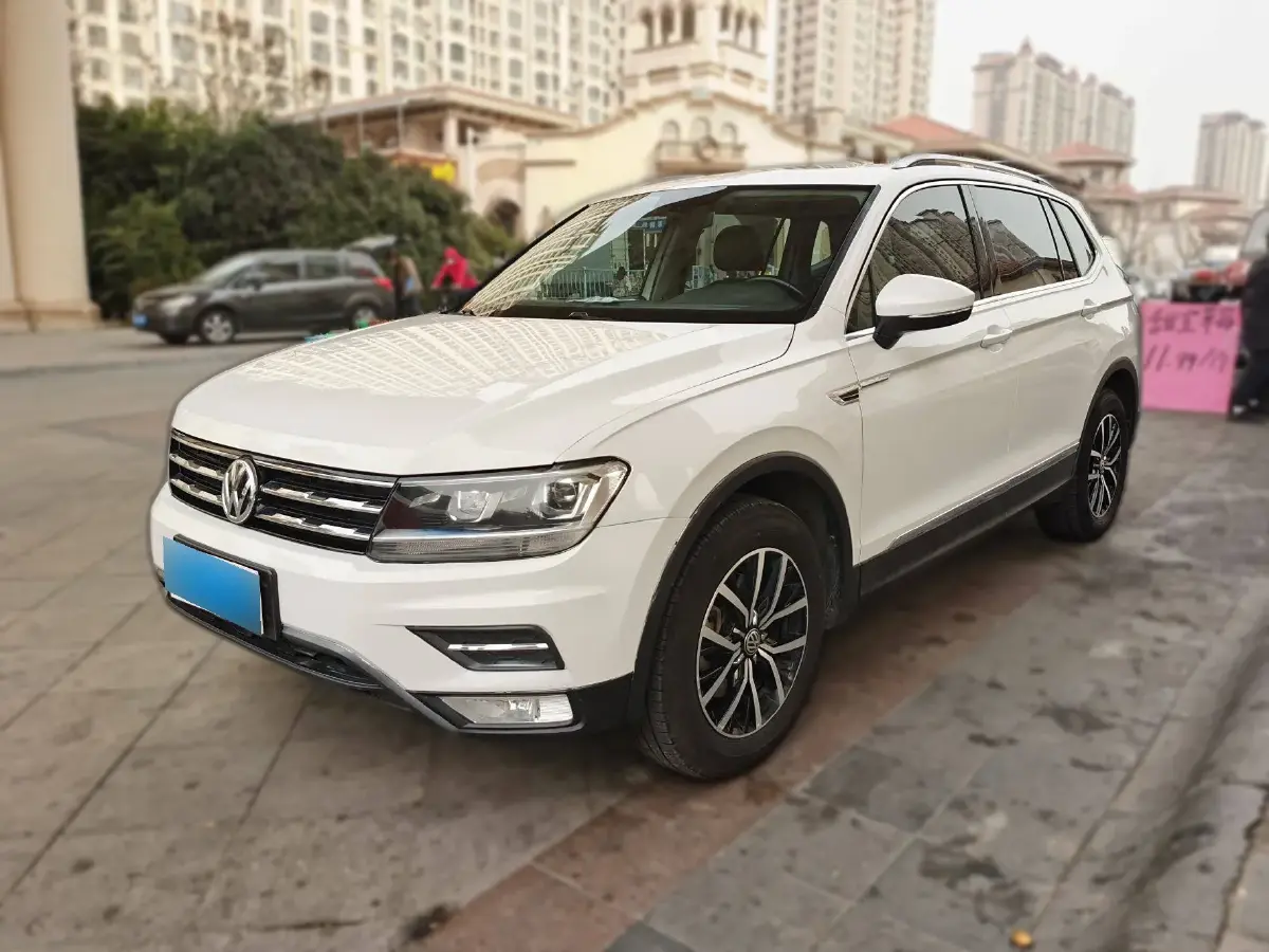 2017 Volkswagen Tiguan L 1.8T 180HP L4 7DCT