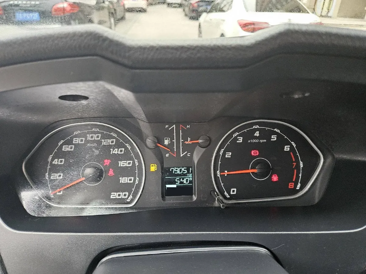 2015 Leopaard Q6 2.4L 147HP L4 5MT,autocango,china used car exporter,china ev exporter,chinese used car exporter,chinese used ev exporter