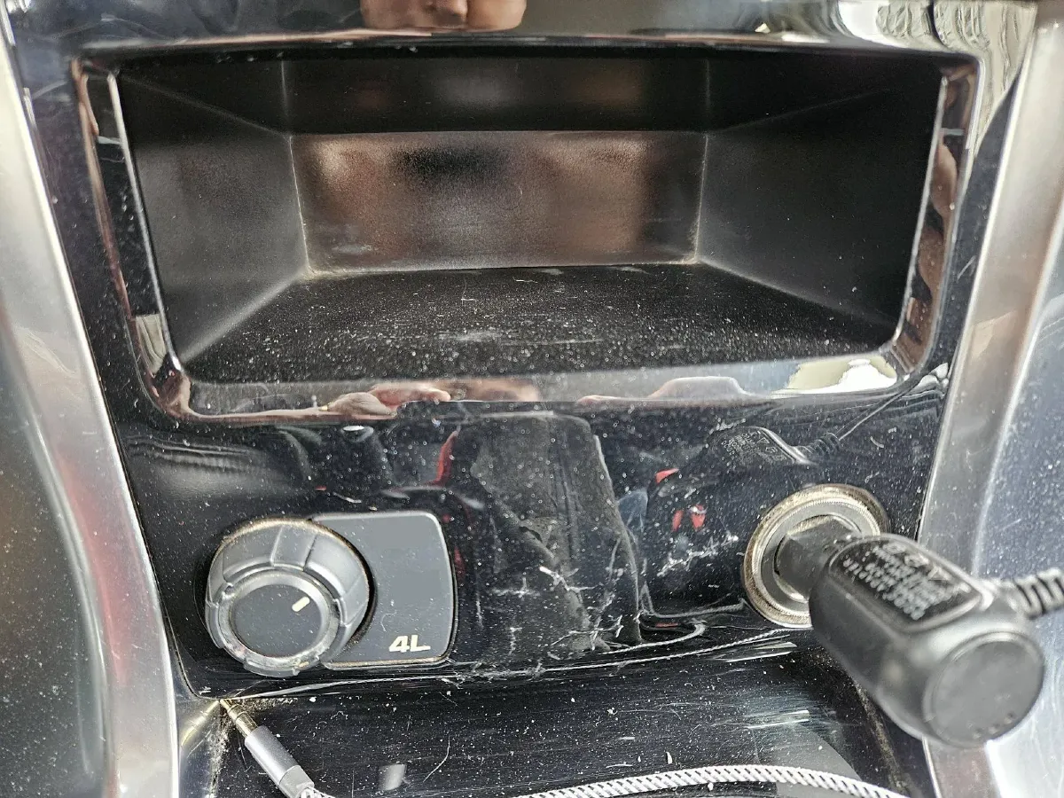 2015 Leopaard Q6 2.4L 147HP L4 5MT,autocango,china used car exporter,china ev exporter,chinese used car exporter,chinese used ev exporter