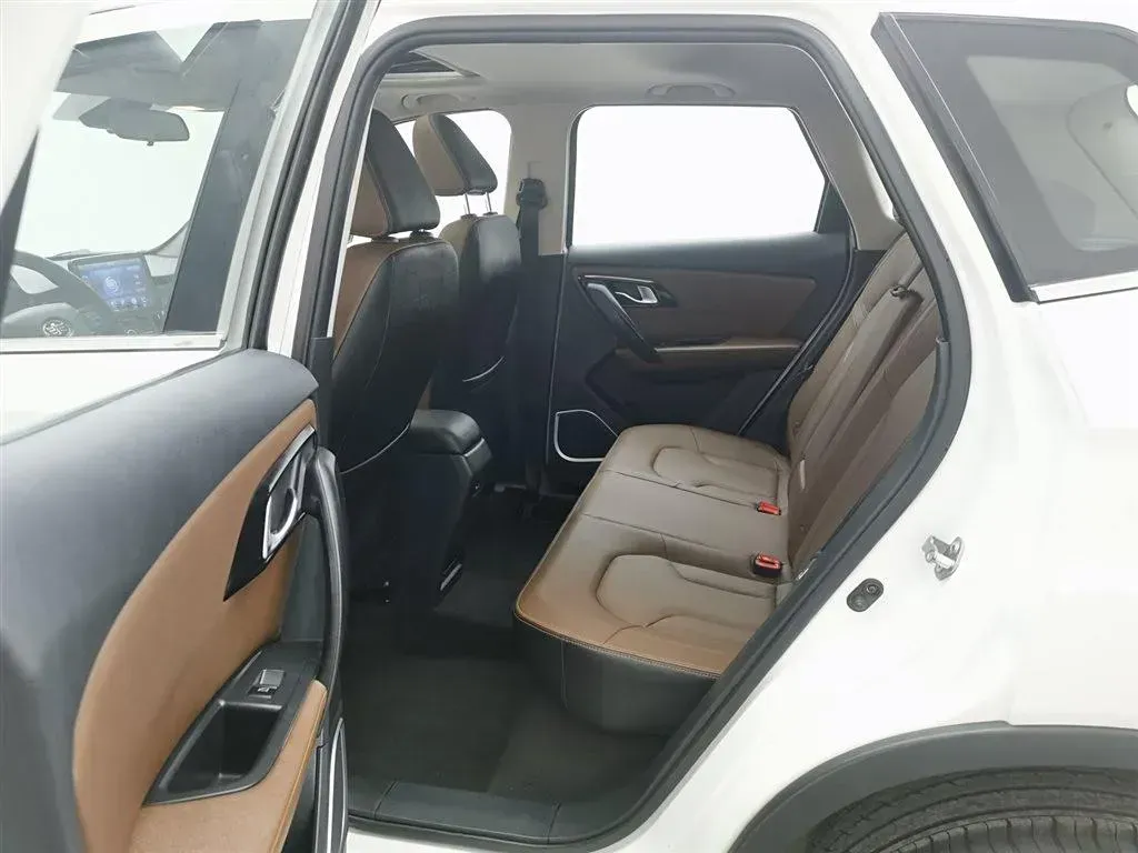 2017 FAW Senia R7 1.6L 116HP L4 6AT,autocango,china used car exporter,china ev exporter,chinese used car exporter,chinese used ev exporter