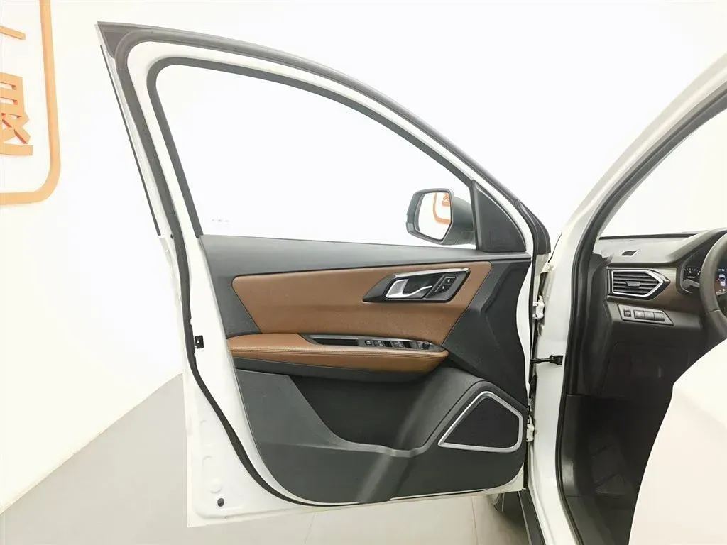 2017 FAW Senia R7 1.6L 116HP L4 6AT,autocango,china used car exporter,china ev exporter,chinese used car exporter,chinese used ev exporter