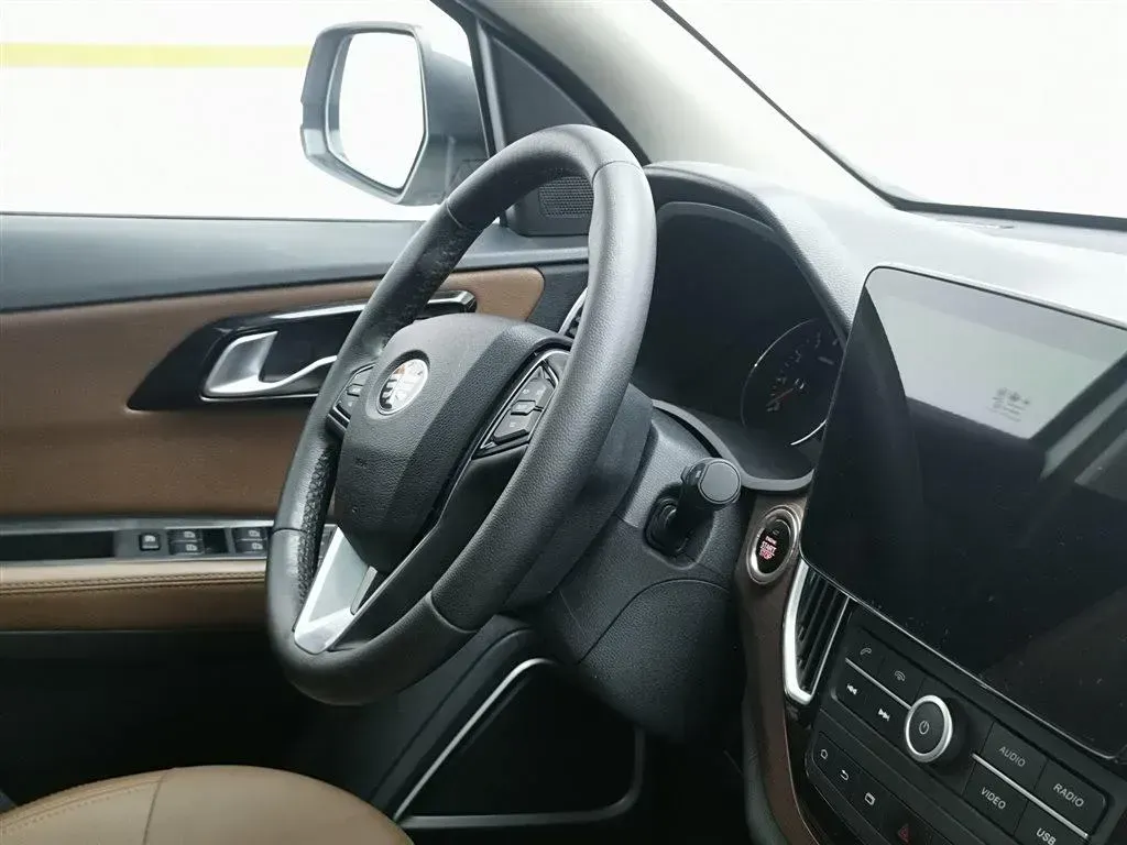 2017 FAW Senia R7 1.6L 116HP L4 6AT,autocango,china used car exporter,china ev exporter,chinese used car exporter,chinese used ev exporter