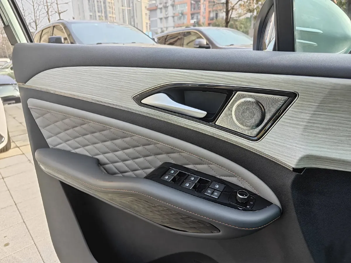 2022 DongFeng Forthing Yacht 1.5T 197HP L4 7DCT,autocango,china used car exporter,china ev exporter,chinese used car exporter,chinese used ev exporter