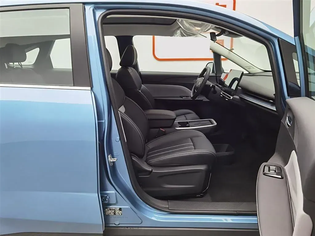 2024 Venucia VX6 BEV 53KWH,autocango,china used car exporter,china ev exporter,chinese used car exporter,chinese used ev exporter