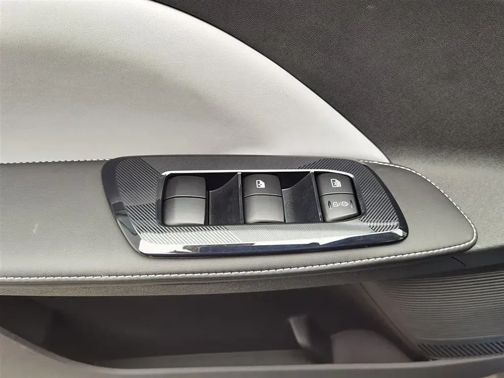 2024 Venucia VX6 BEV 53KWH,autocango,china used car exporter,china ev exporter,chinese used car exporter,chinese used ev exporter