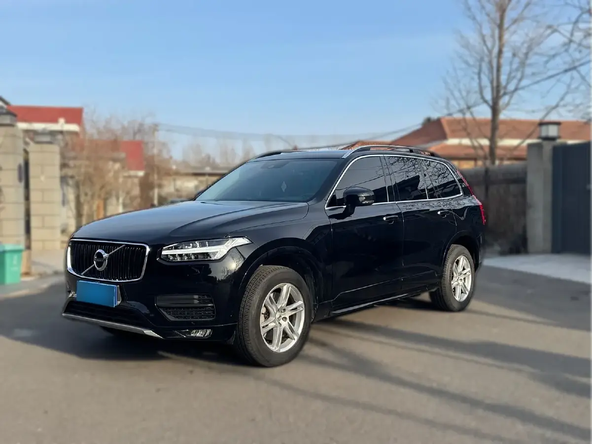 2016 Volvo XC90 2.0T 254HP L4 8AT