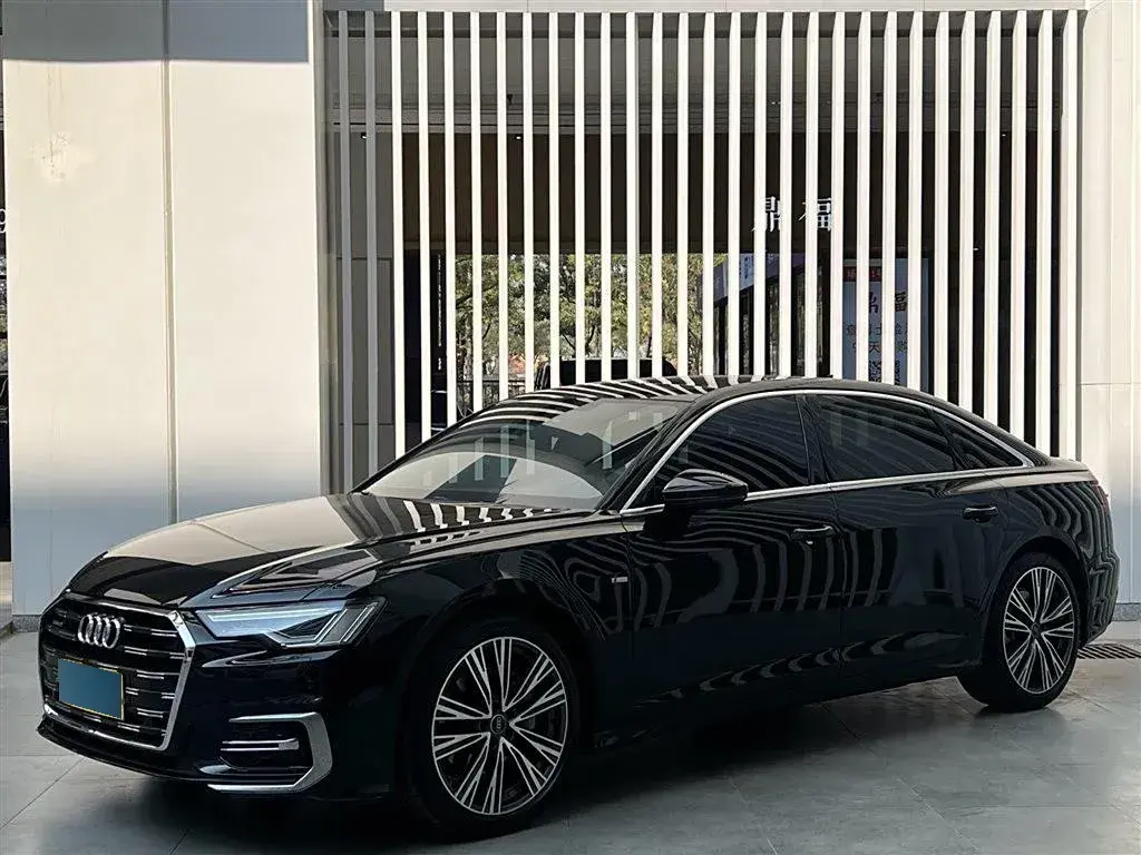 2022 Audi A6L 2.0T 190HP L4 7DCT