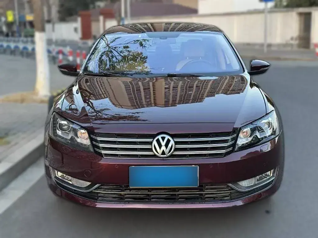2011 Volkswagen Passat 1.8T 160HP L4 7DCT