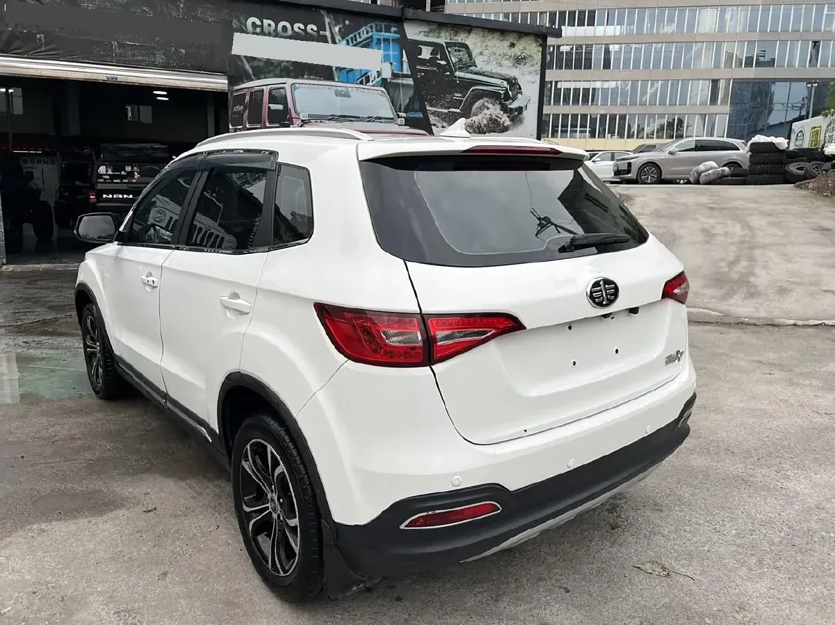 2016 FAW Senia R7 1.6L 116HP L4 6AT,autocango,china used car exporter,china ev exporter,chinese used car exporter,chinese used ev exporter