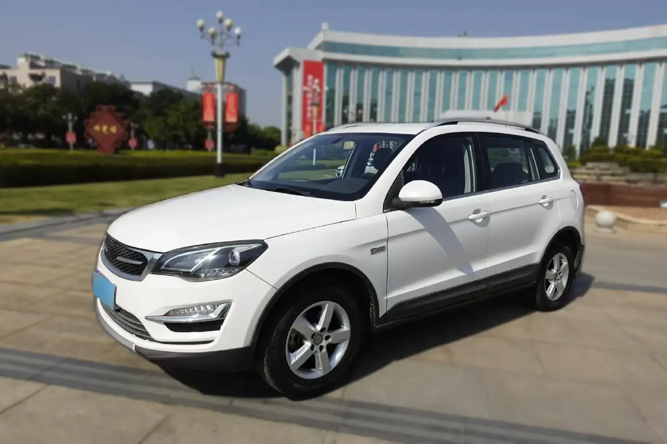 2015 Zotye Damy X5 1.5T 150HP L4 5MT