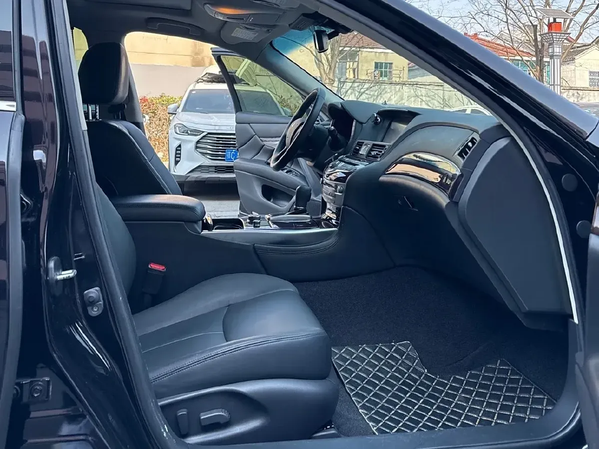 2017 Infiniti Q70 2.5L 222HP V6 7AT,autocango,china used car exporter,china ev exporter,chinese used car exporter,chinese used ev exporter