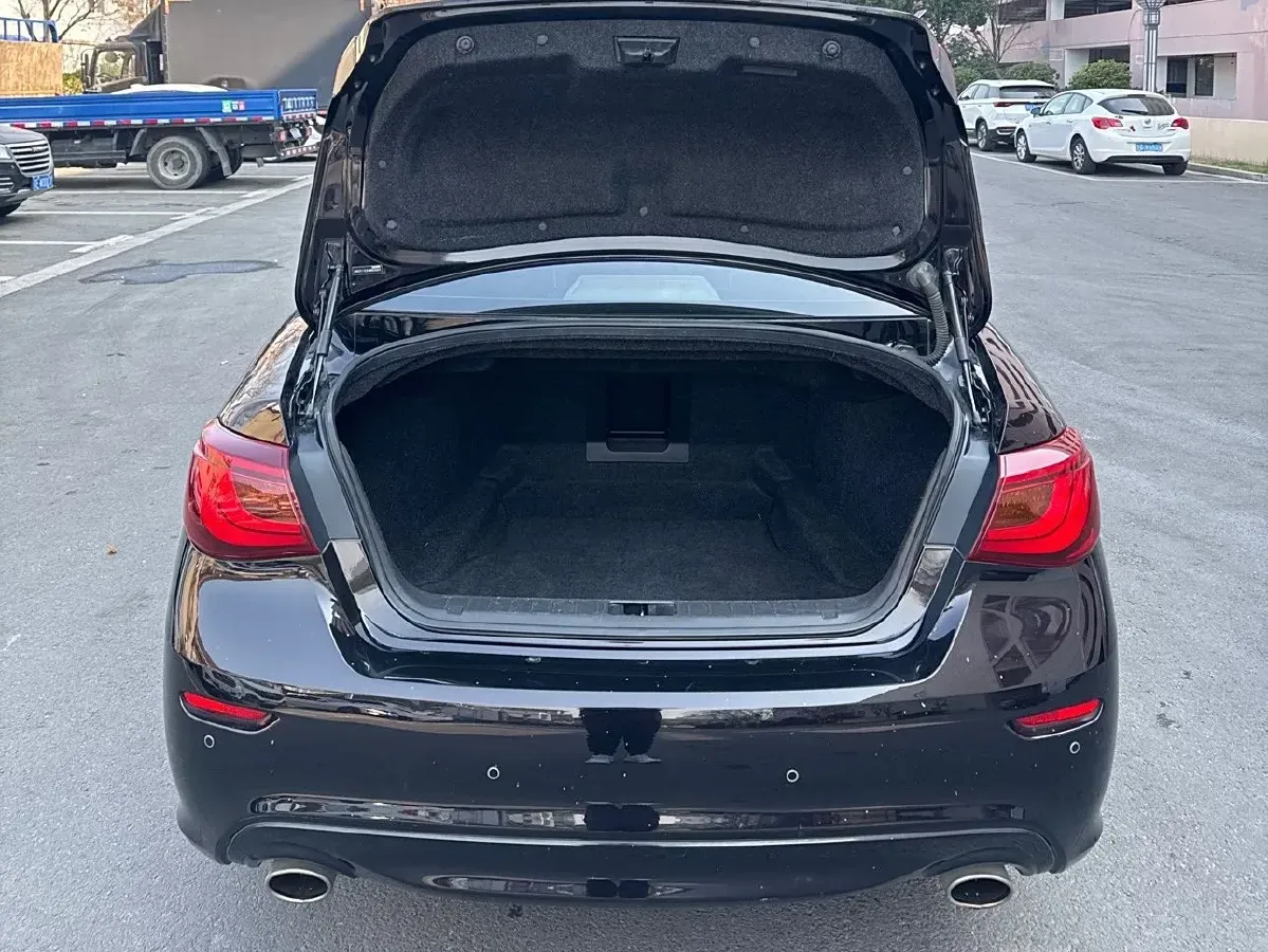 2017 Infiniti Q70 2.5L 222HP V6 7AT,autocango,china used car exporter,china ev exporter,chinese used car exporter,chinese used ev exporter