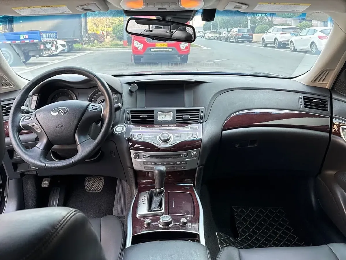 2017 Infiniti Q70 2.5L 222HP V6 7AT,autocango,china used car exporter,china ev exporter,chinese used car exporter,chinese used ev exporter