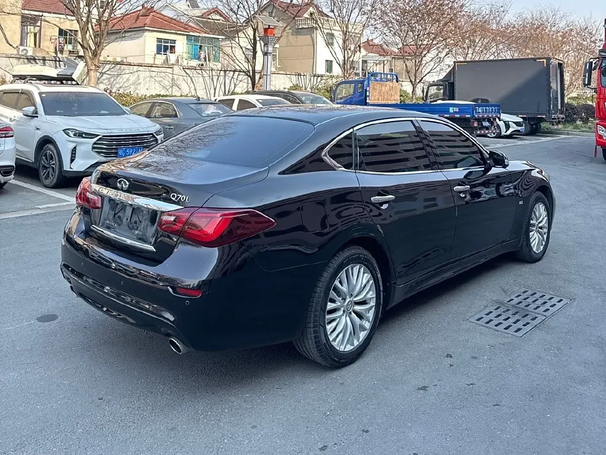 2017 Infiniti Q70 2.5L 222HP V6 7AT,autocango,china used car exporter,china ev exporter,chinese used car exporter,chinese used ev exporter