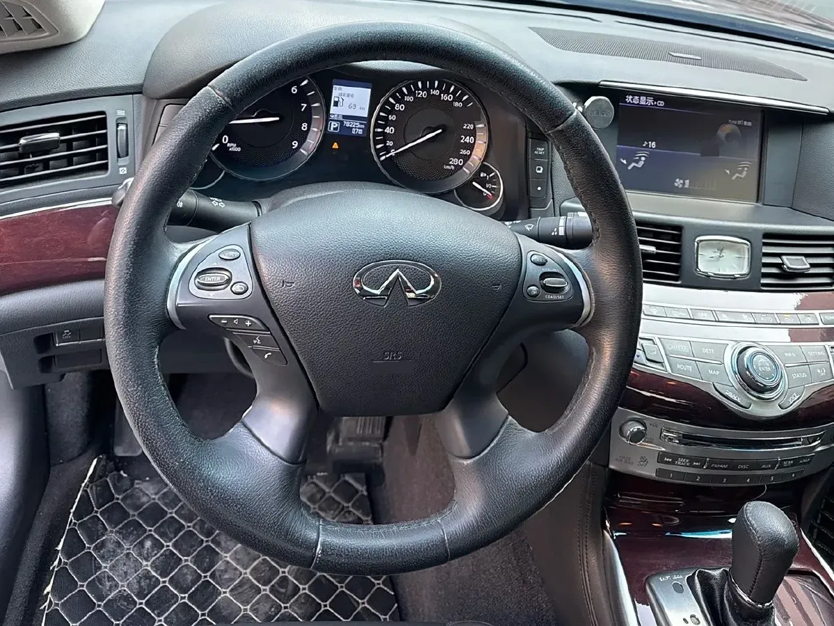 2017 Infiniti Q70 2.5L 222HP V6 7AT,autocango,china used car exporter,china ev exporter,chinese used car exporter,chinese used ev exporter