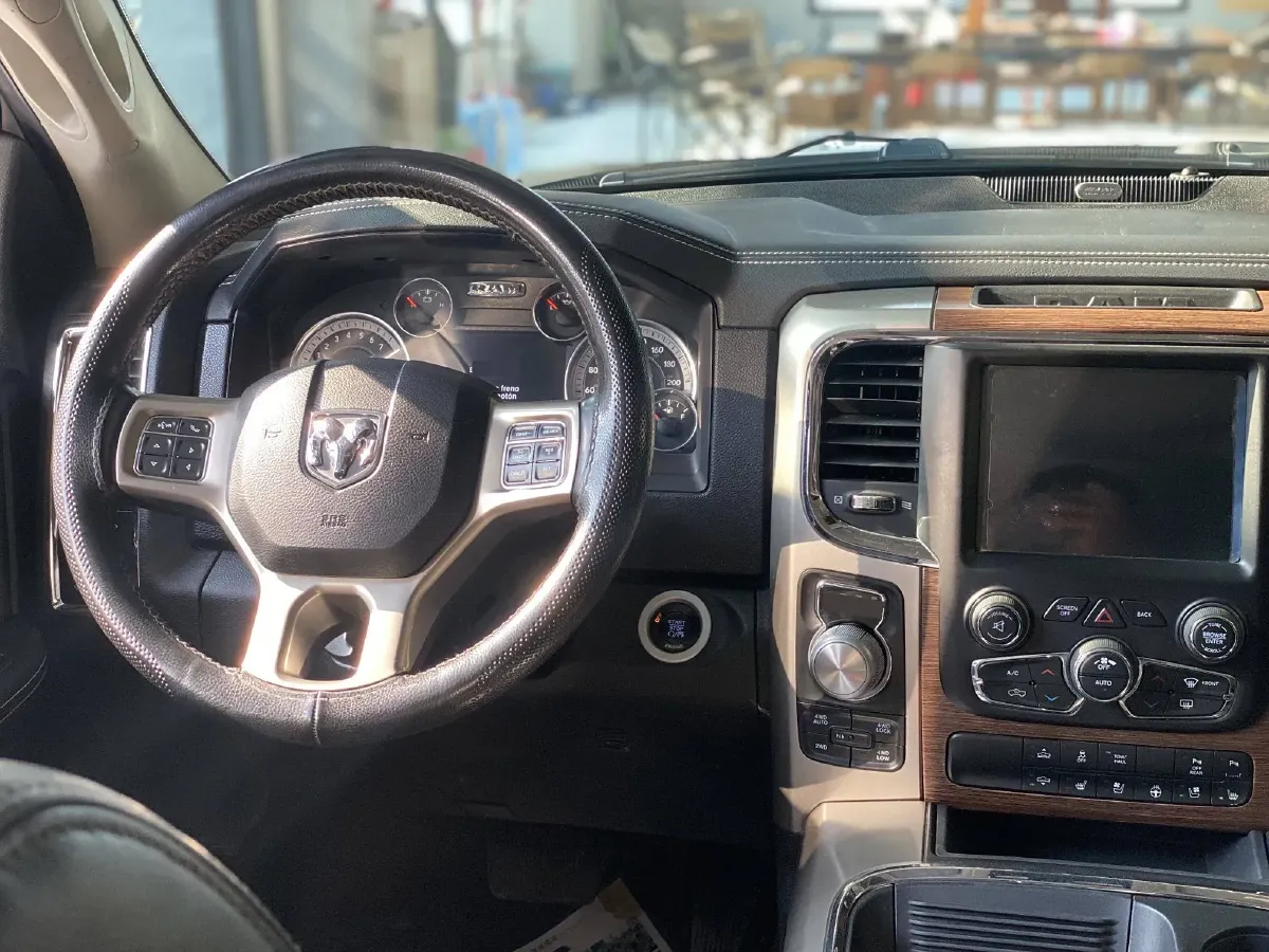 2011 RAM Trucks 5.7L 395HP V8 5AT,autocango,china used car exporter,china ev exporter,chinese used car exporter,chinese used ev exporter