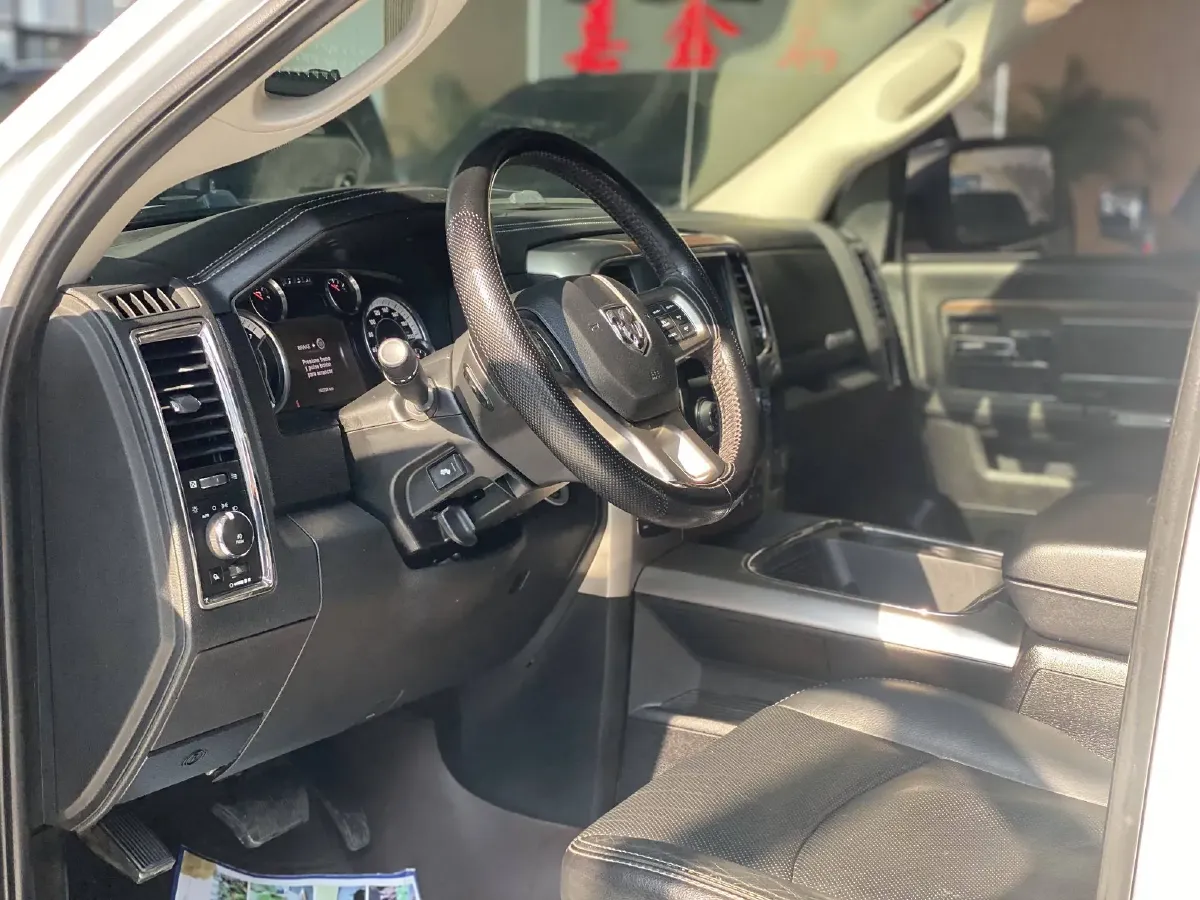 2011 RAM Trucks 5.7L 395HP V8 5AT,autocango,china used car exporter,china ev exporter,chinese used car exporter,chinese used ev exporter