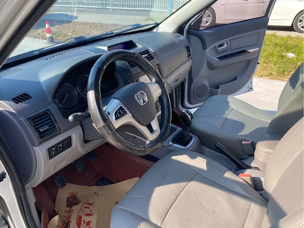 2014 BAIC WeiWang M20 1.5L 106HP L4 5MT,autocango,china used car exporter,china ev exporter,chinese used car exporter,chinese used ev exporter