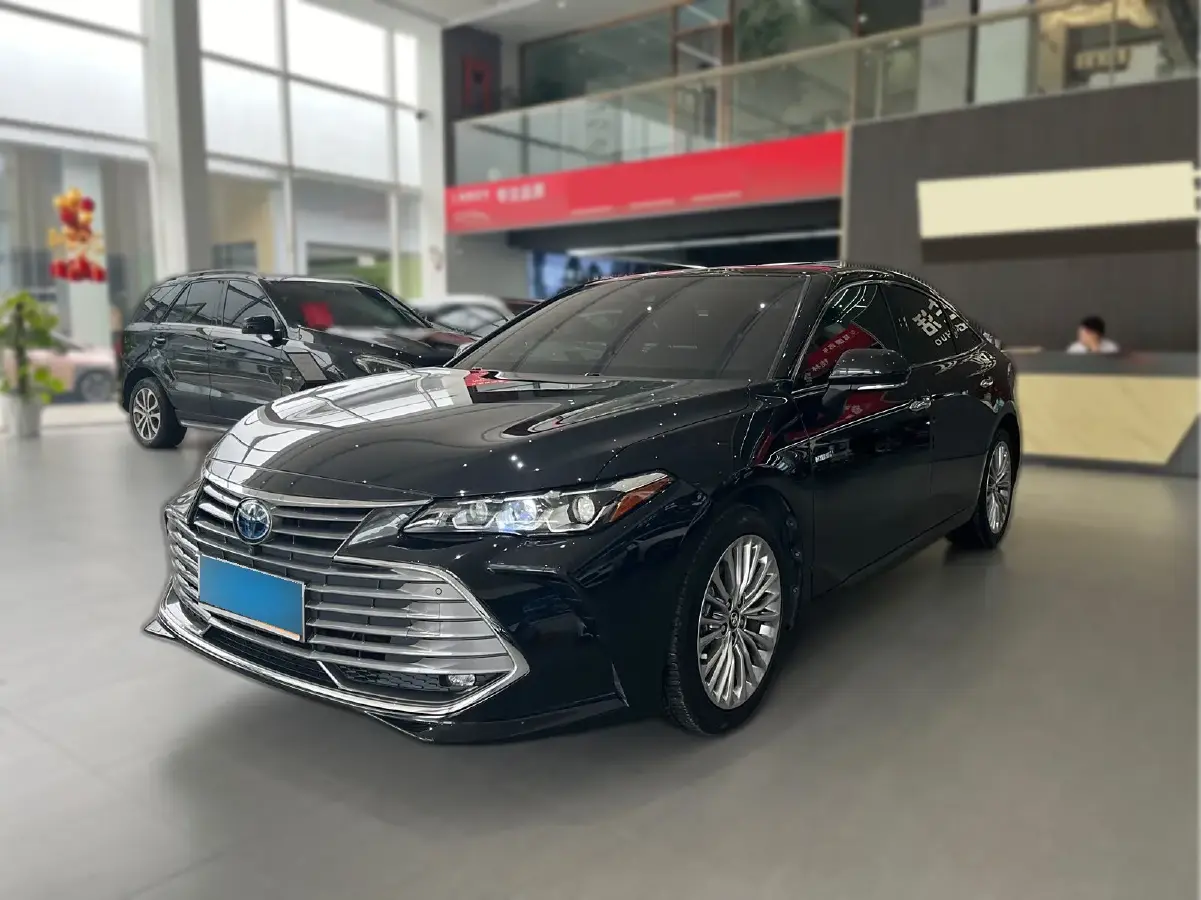 2019 Toyota Avalon 2.5L 178HP L4 E-CVT Hybrid