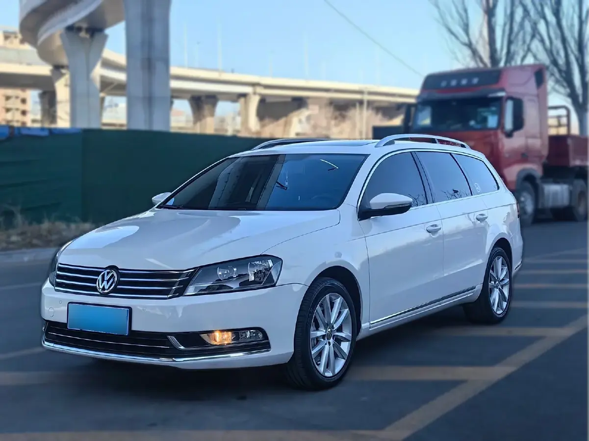 2012 Volkswagen Magotan 2.0T 211HP L4 6DCT