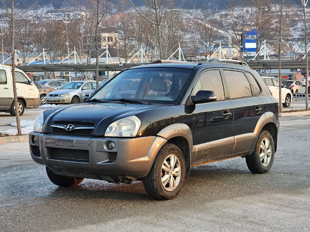 2009 Hyundai Tucson 2.0L 142HP L4 5MT