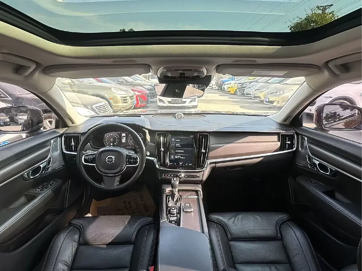 2018 Volvo V90 2.0T 254HP L4 8AT,autocango,china used car exporter,china ev exporter,chinese used car exporter,chinese used ev exporter