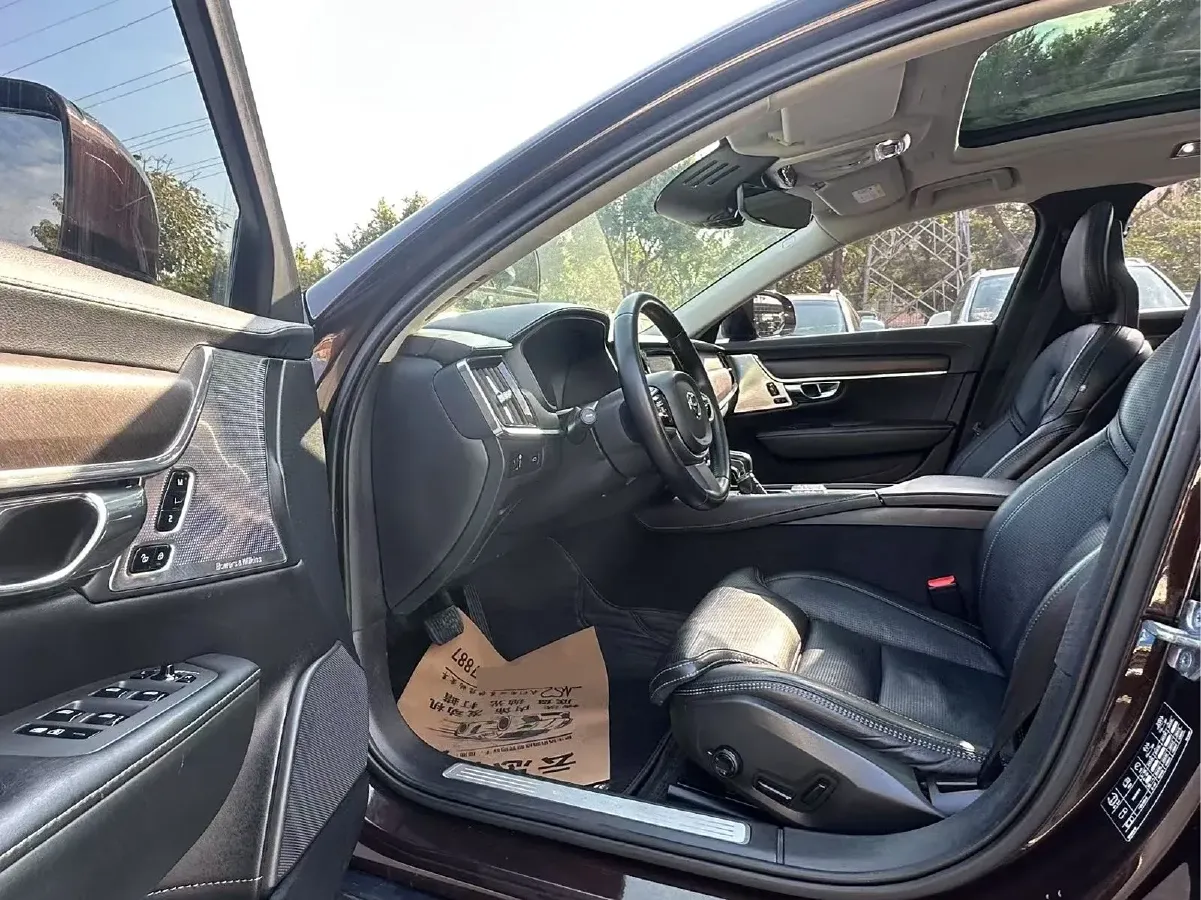 2018 Volvo V90 2.0T 254HP L4 8AT,autocango,china used car exporter,china ev exporter,chinese used car exporter,chinese used ev exporter