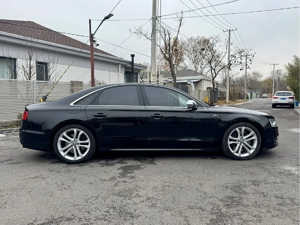 2013 Audi S8 4.0T 520HP V8 8AT,autocango,china used car exporter,china ev exporter,chinese used car exporter,chinese used ev exporter