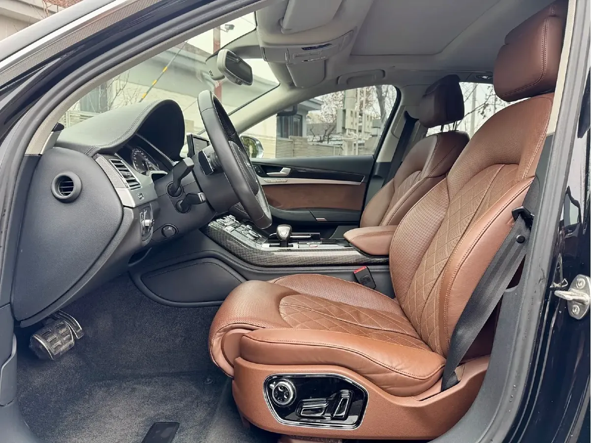 2013 Audi S8 4.0T 520HP V8 8AT,autocango,china used car exporter,china ev exporter,chinese used car exporter,chinese used ev exporter