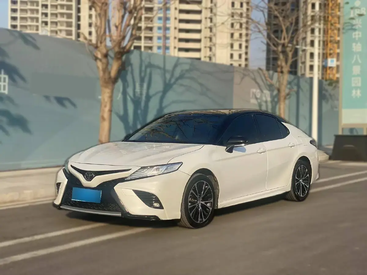 2018 Toyota Camry 2.5L 209HP L4 8AT