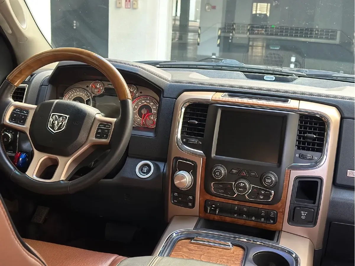 2011 RAM Trucks 5.7L 395HP V8 5AT,autocango,china used car exporter,china ev exporter,chinese used car exporter,chinese used ev exporter