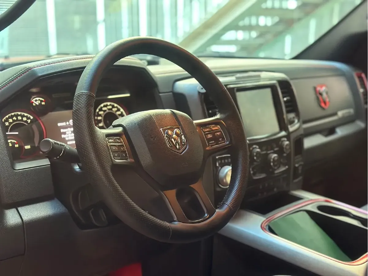 2011 RAM Trucks 5.7L 395HP V8 5AT,autocango,china used car exporter,china ev exporter,chinese used car exporter,chinese used ev exporter