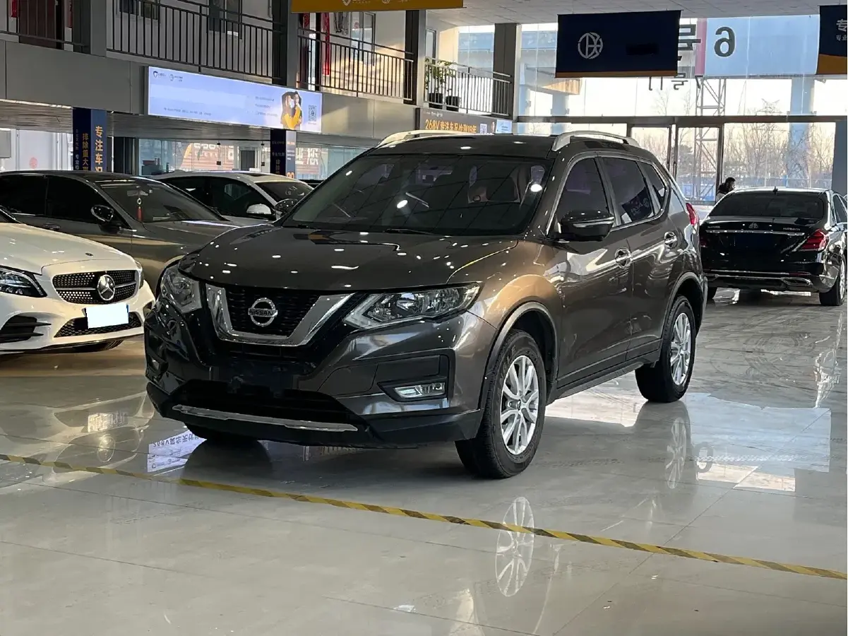 2017 Nissan X-Trail 2.0L 150HP L4 CVT